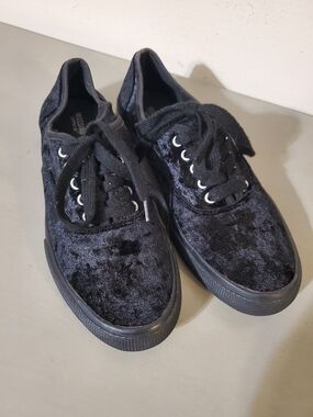 Mossimo Supply Co. Black Crushed Velvet Sneaker Shoes Goth Punk Emo Grunge Sz 7